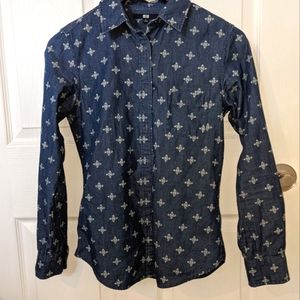 2/20 Uniqlo denim printed long sleeve shirt